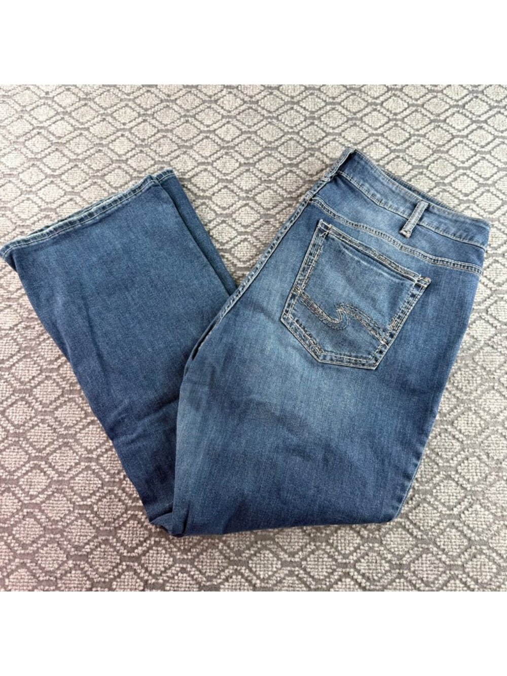 Silver Jeans Suki Bootcut Medium Wash Embroidered Pockets Size 18 L31 - Picture 1 of 15